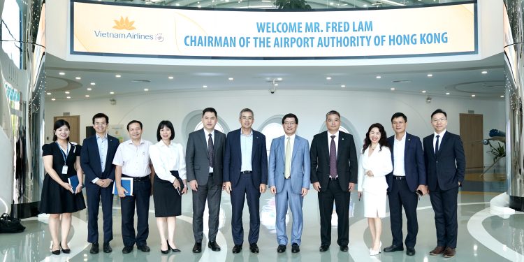 Tăng cường hợp tác hàng không giữa Vietnam Airlines và Cơ quan quản lý sân bay Hồng Kông