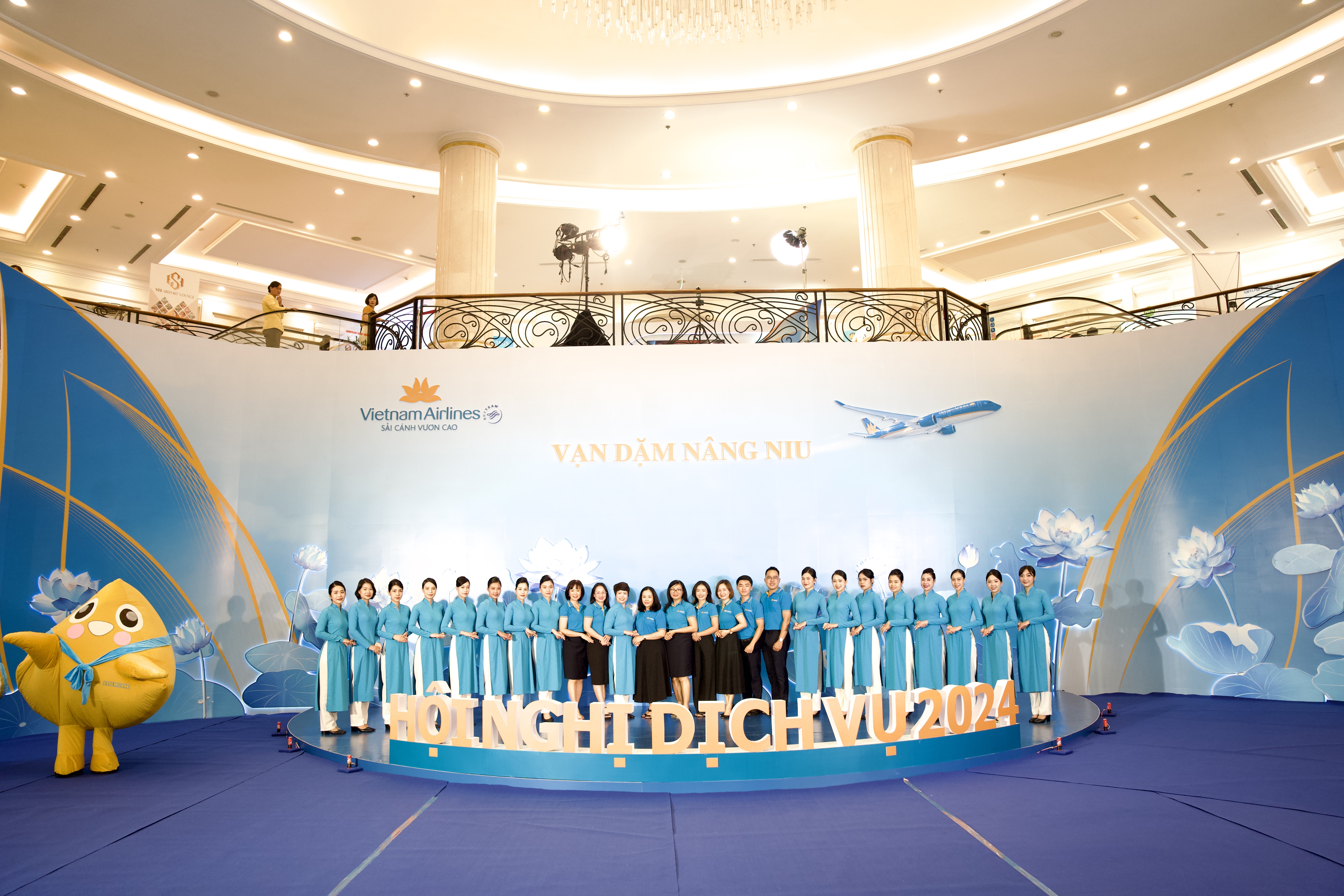 “Soi” xu hướng sản phẩm dịch vụ năm 2025 qua các gian hàng tại Hội nghị Dịch vụ