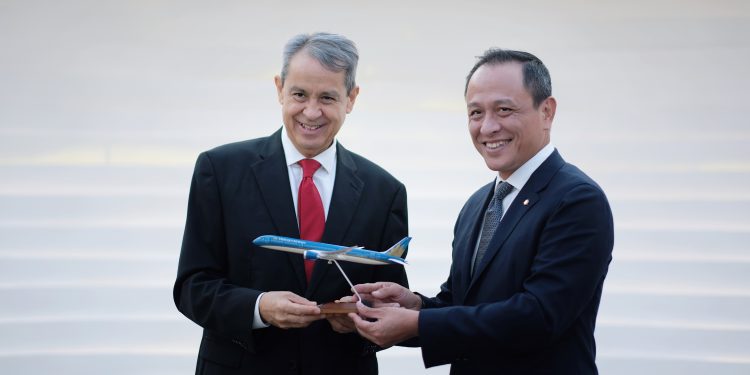 TGĐ Hồng Hà Gặp Gỡ Đại sứ Đặc mệnh Toàn quyền Cộng hòa Mexico tại Việt Nam