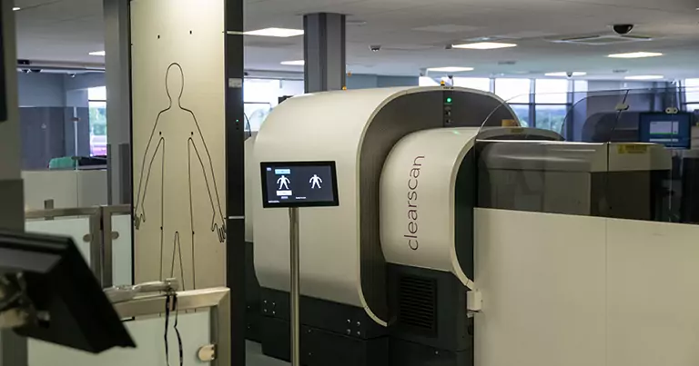 Sân bay quốc tế Leeds Bradford nâng tầm trải nghiệm hành khách bằng công nghệ soi chiếu an ninh mới