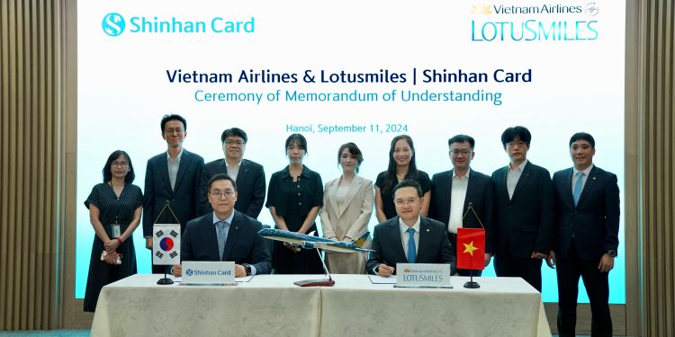 VNA và Shinhan Card ký thỏa thuận phát triển thẻ đồng thương hiệu