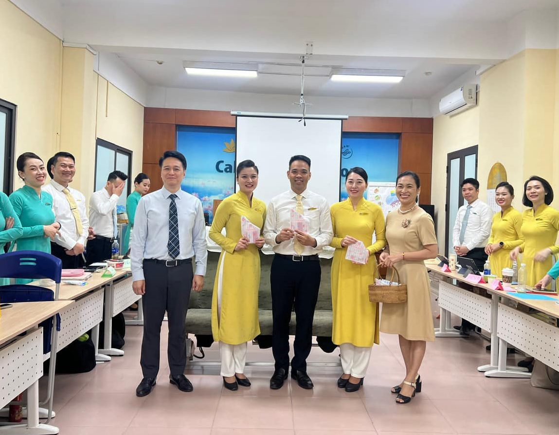 [Vạn dặm nâng niu] Vần thơ từ những tầng mây