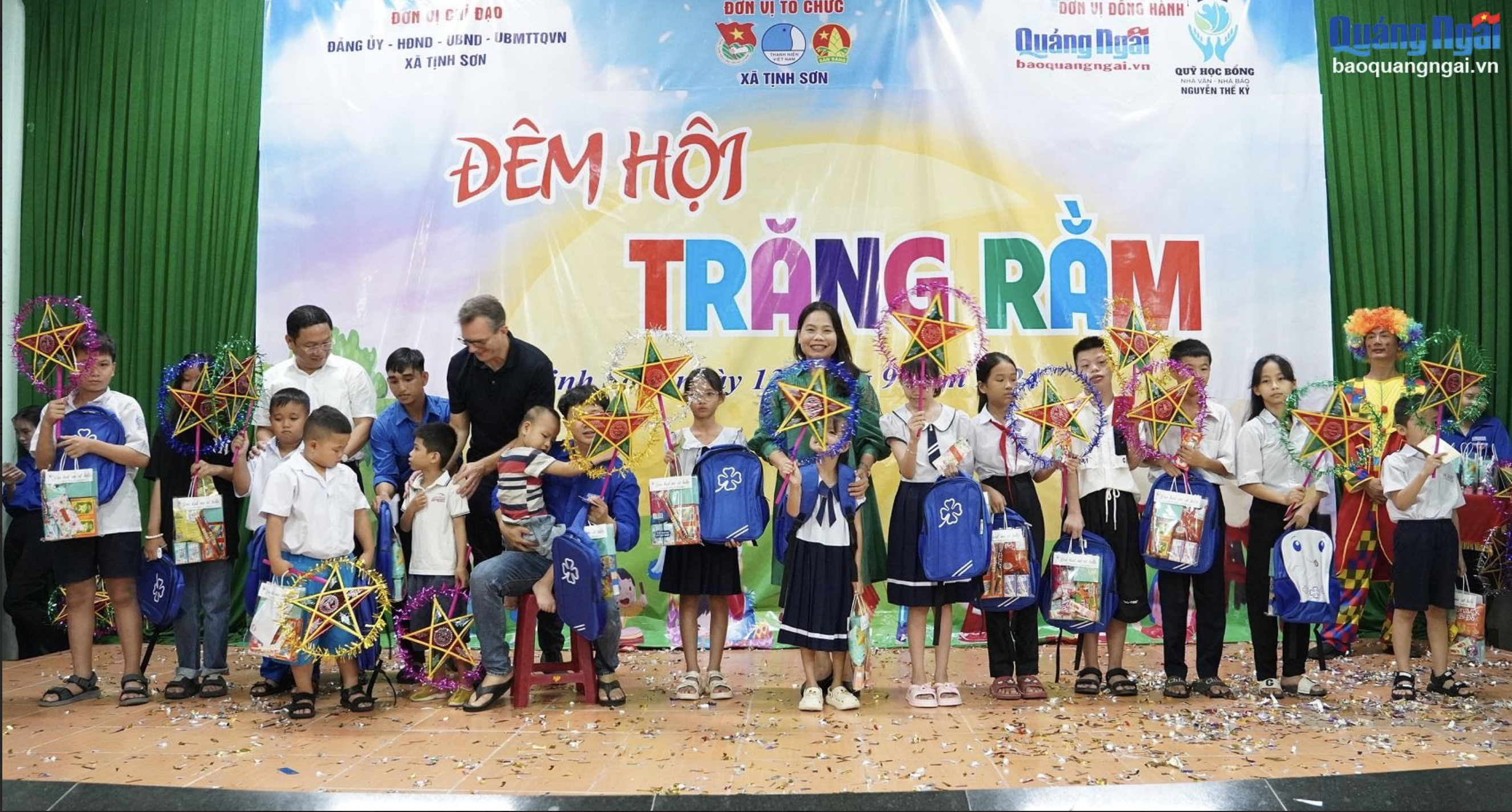 VACS thắp sáng “Đêm hội trăng rằm” cho các em thiếu nhi xã Tịnh Sơn, Quảng Ngãi