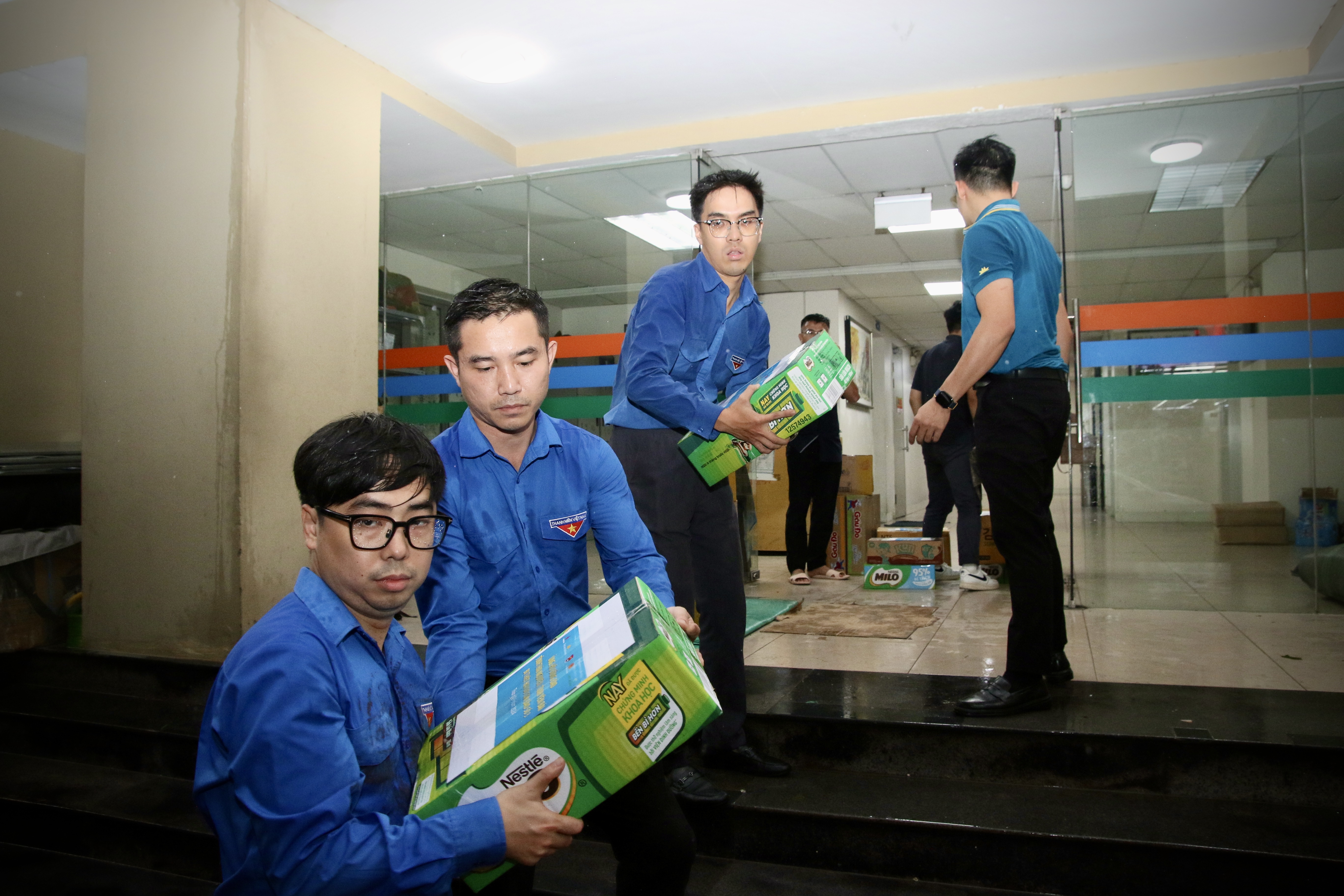 Đoàn Thanh niên VNA chung tay hỗ trợ đồng bào vùng lũ Thái Nguyên và Yên Bái