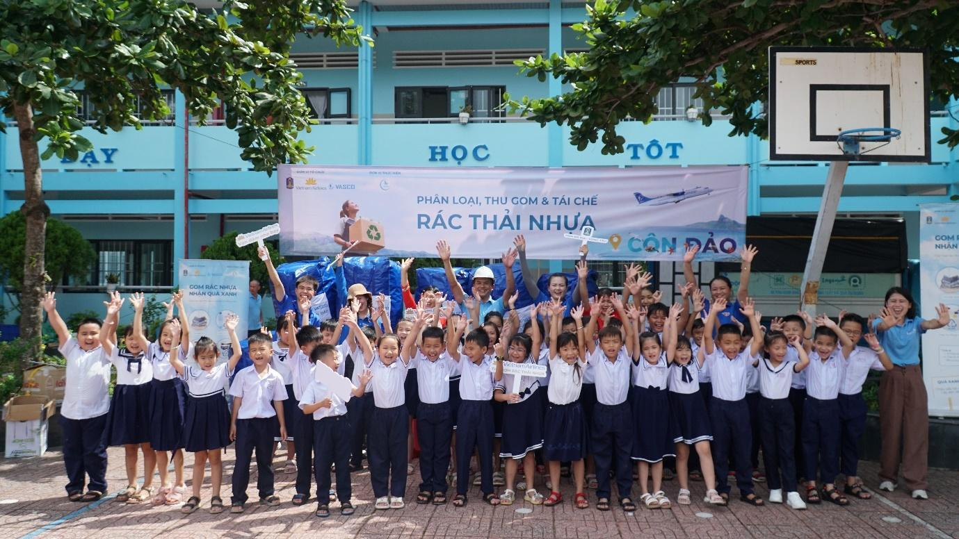 Hơn 2.000 học sinh Côn Đảo tích cực tham gia trải nghiệm tái chế rác thải