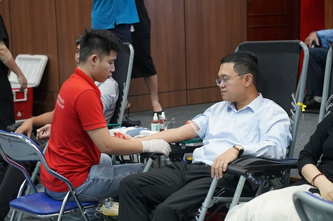 “Giọt hồng Vietnam Airlines” lần thứ 8: “Mỗi giọt máu cho đi, một cuộc đời ở lại”