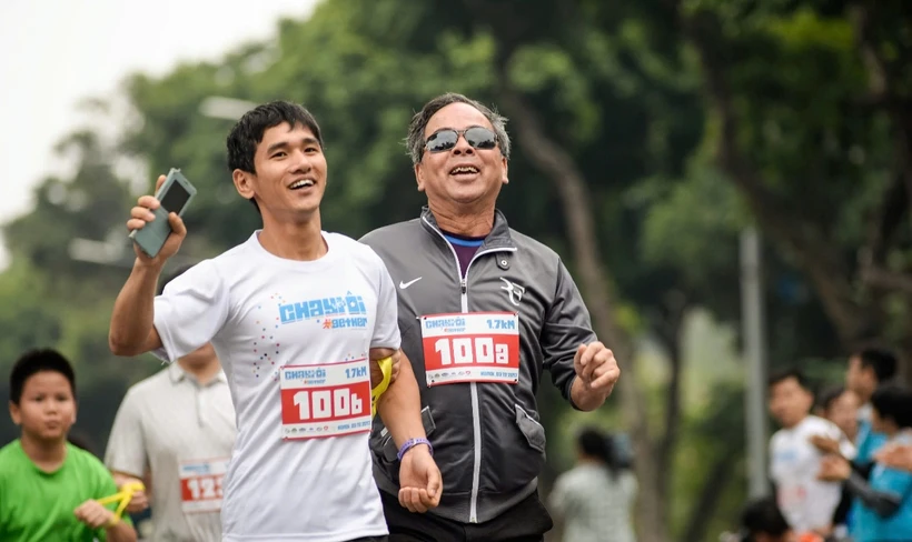 ‘Run For Love 2024’ tiếp sức những bước chạy cho VĐV khiếm thị