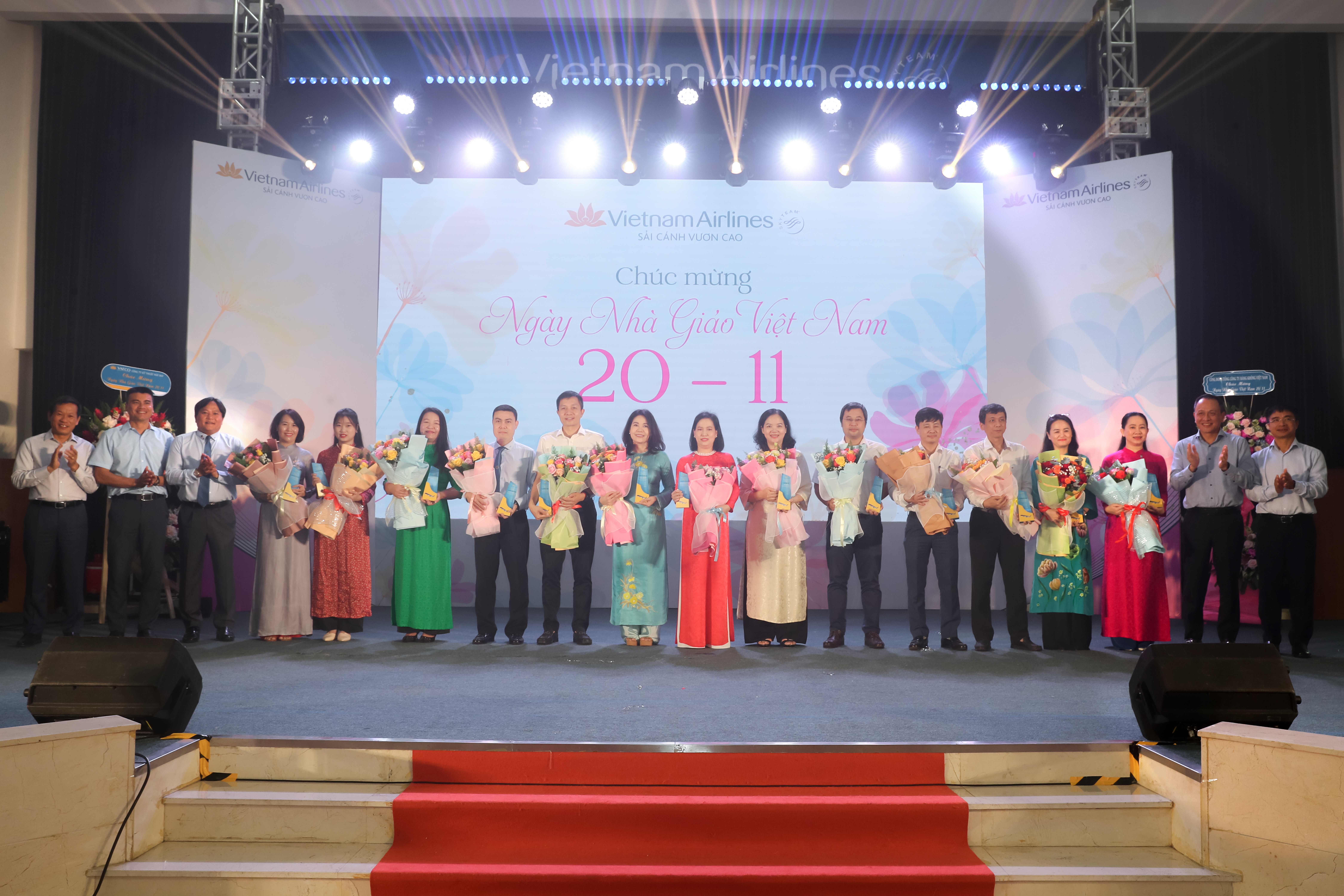 Lễ tri ân các giáo viên của VNA Group trang trọng tại Trung tâm huấn luyện bay