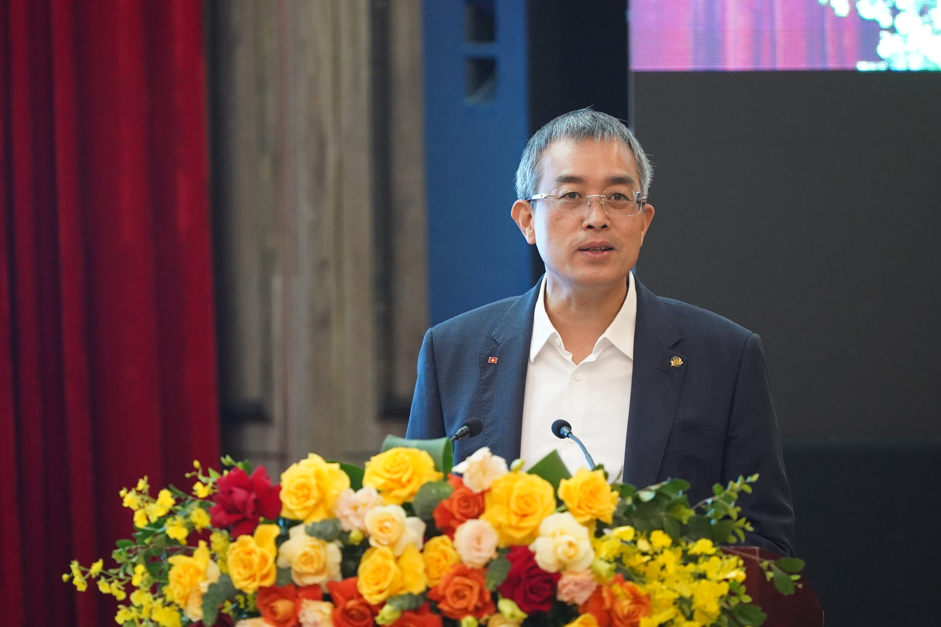 Để xây dựng Vietnam Airlines thành thương hiệu mạnh trên thế giới với năng lực cạnh tranh quốc tế cao