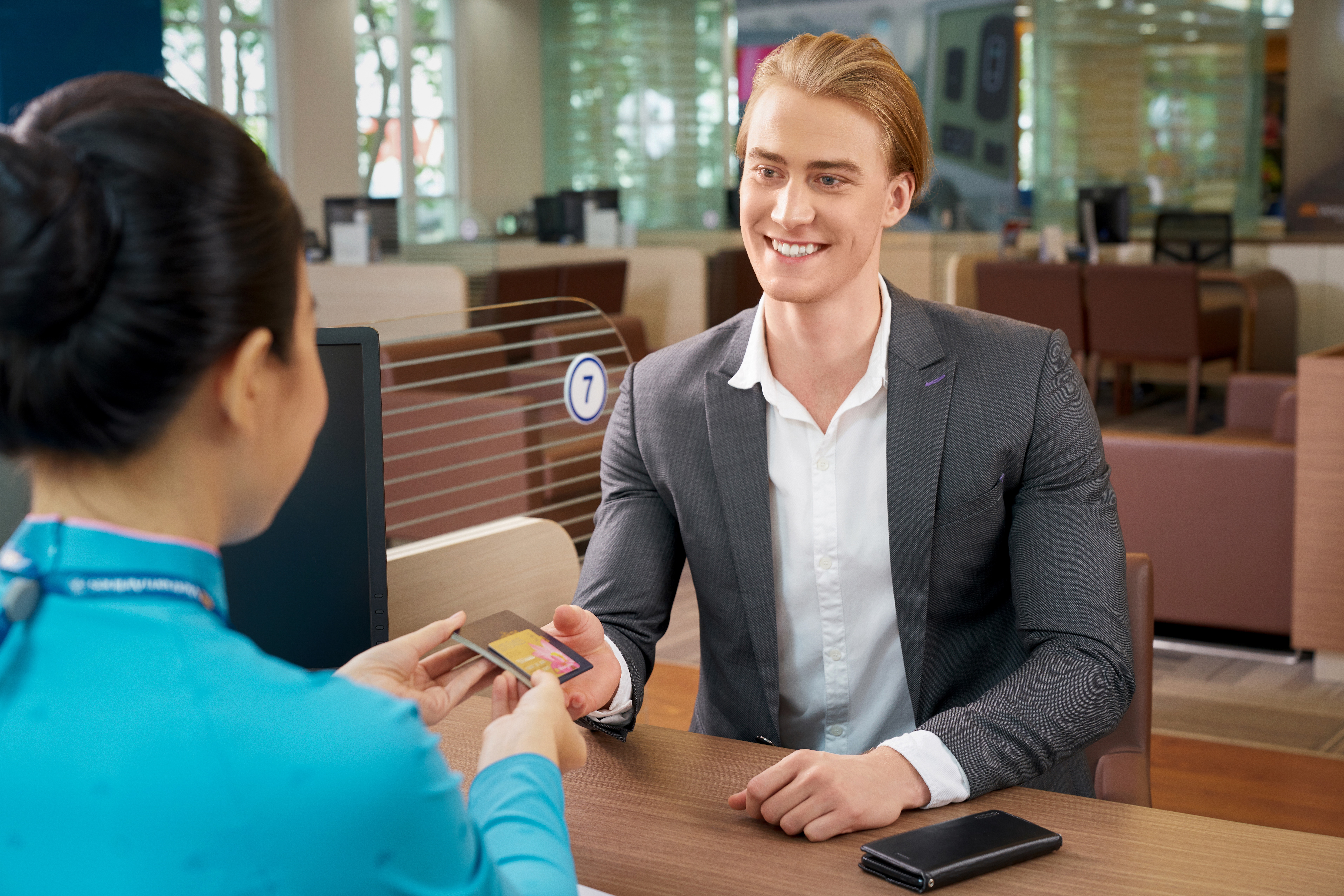 Các hình thức mua vé máy bay Tết “chính hãng”