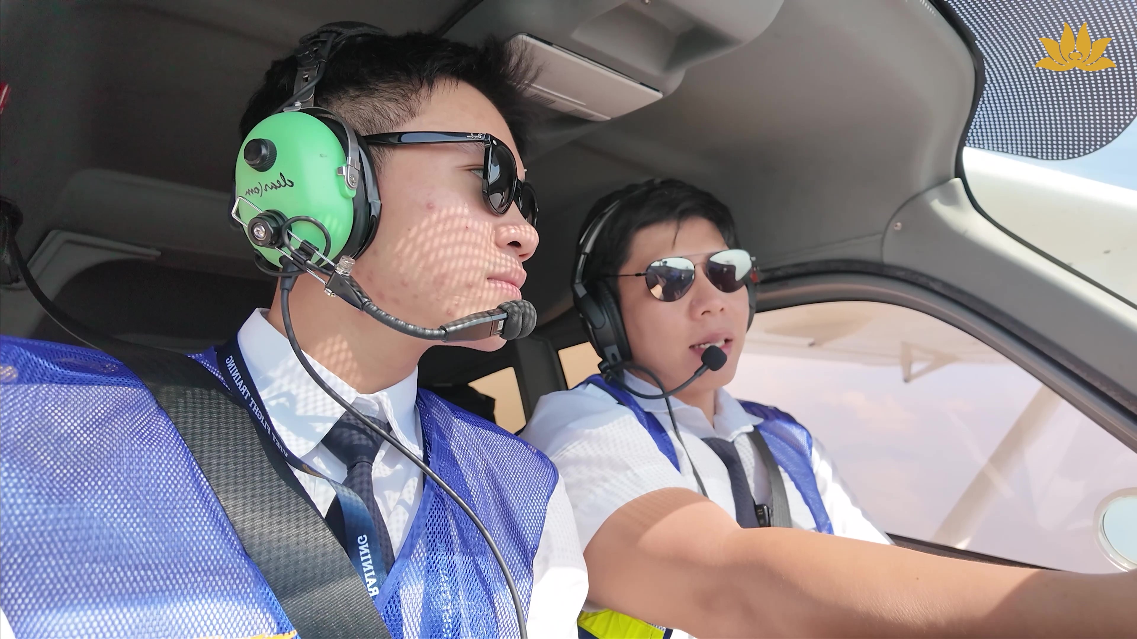 [VNA Special] Khi dân kỹ thuật lần đầu tự tay cầm lái máy bay