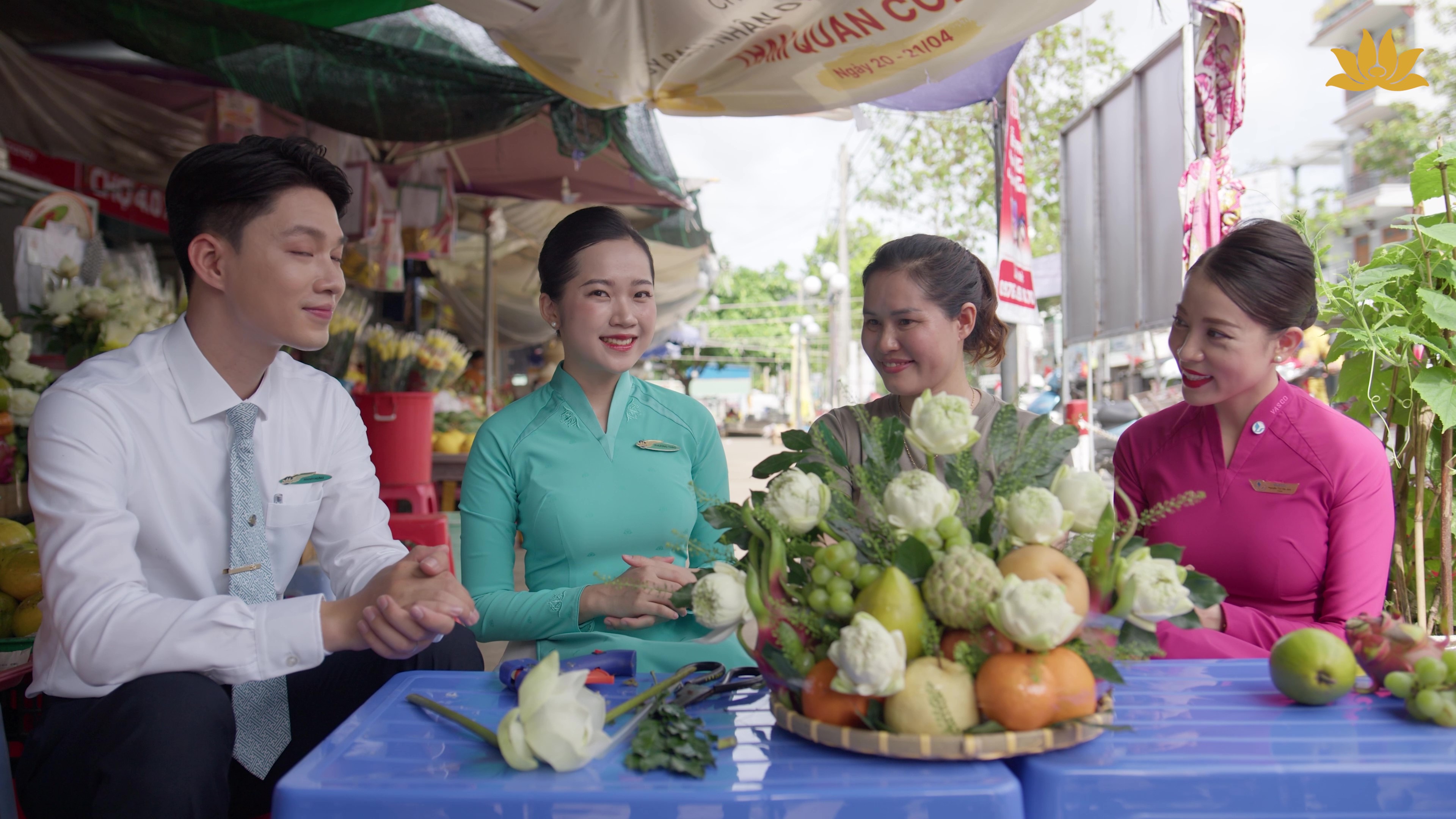 [VNA Where] Cùng tiếp viên VNA làm giỏ lễ xanh chung tay bảo vệ Côn Đảo