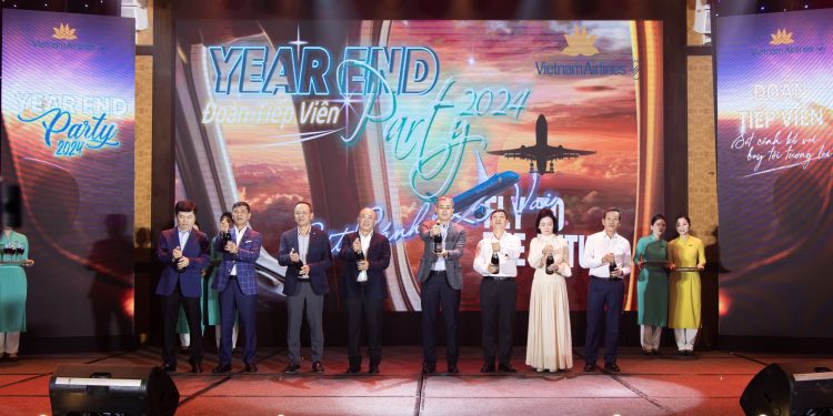 Lễ tổng kết năm 2024 của Đoàn Tiếp Viên khu vực phía Bắc: “Bay Tới Tương Lai”