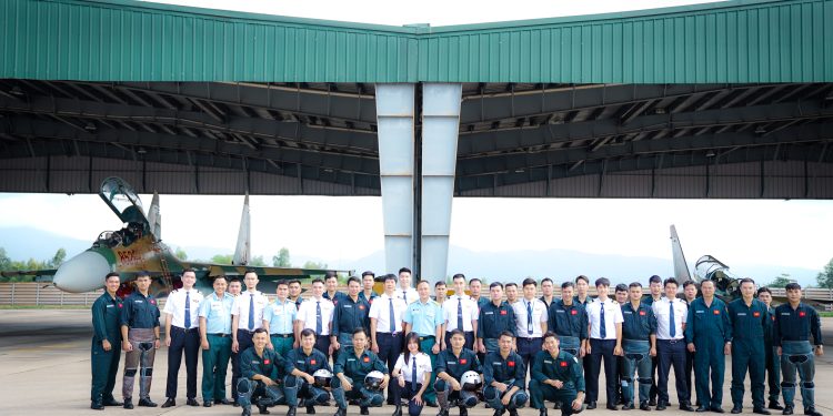 Cùng Vietnam Airlines tìm hiểu về Trung đoàn 925