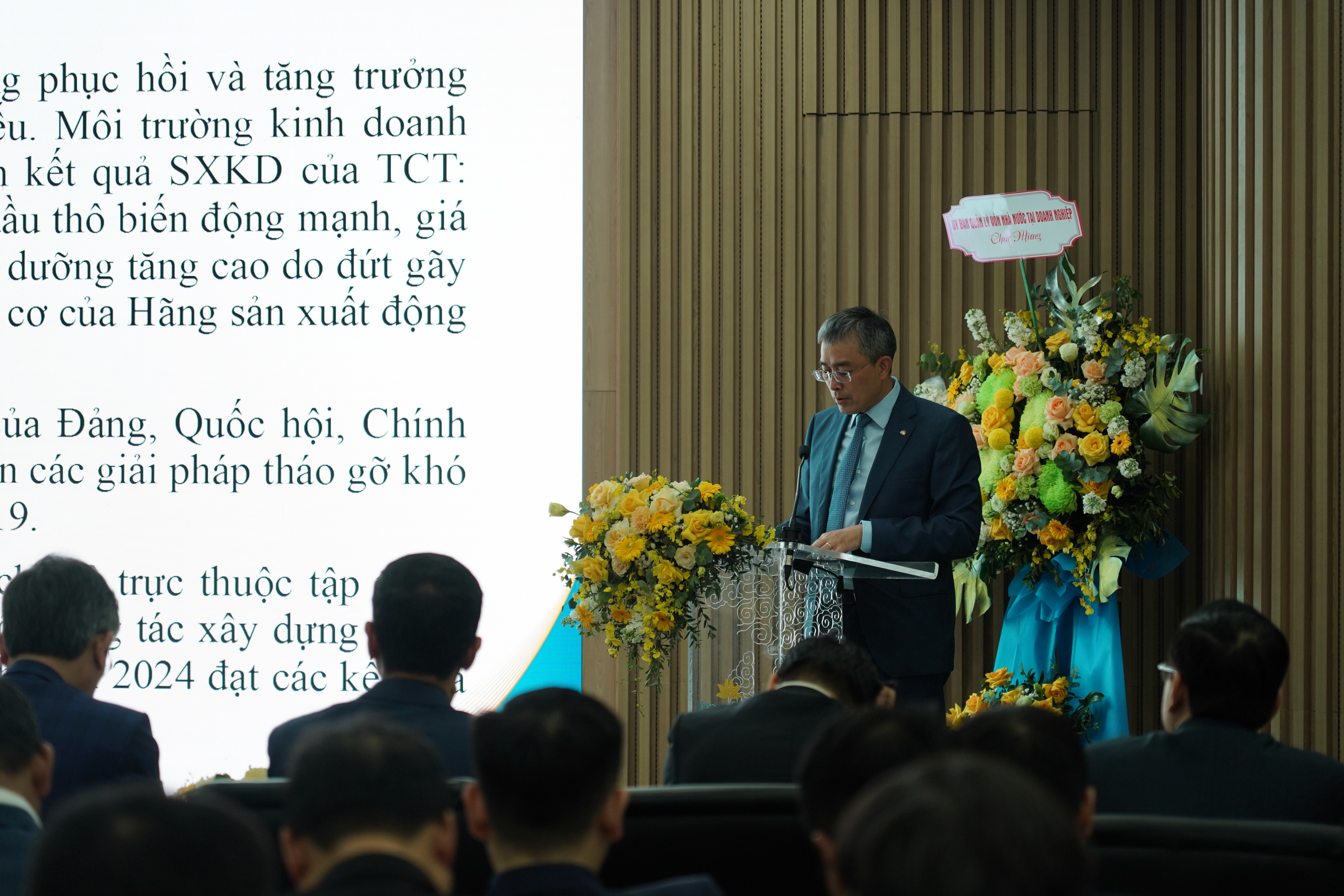 [Dấu ấn VNA 2024] Nhiều hoạt động ấn tượng trong công tác Đảng của Vietnam Airlines