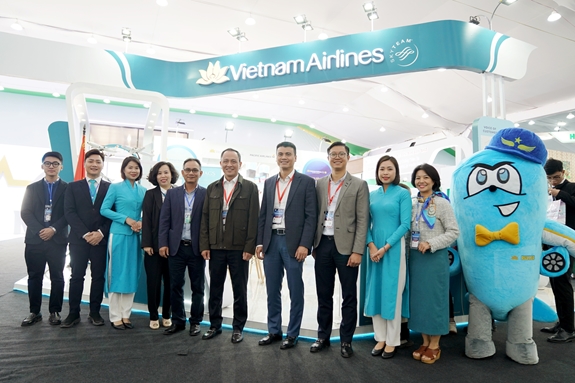 Ấn tượng gian hàng Vietnam Airlines tham gia Triển lãm Quốc phòng quốc tế Việt Nam 2024