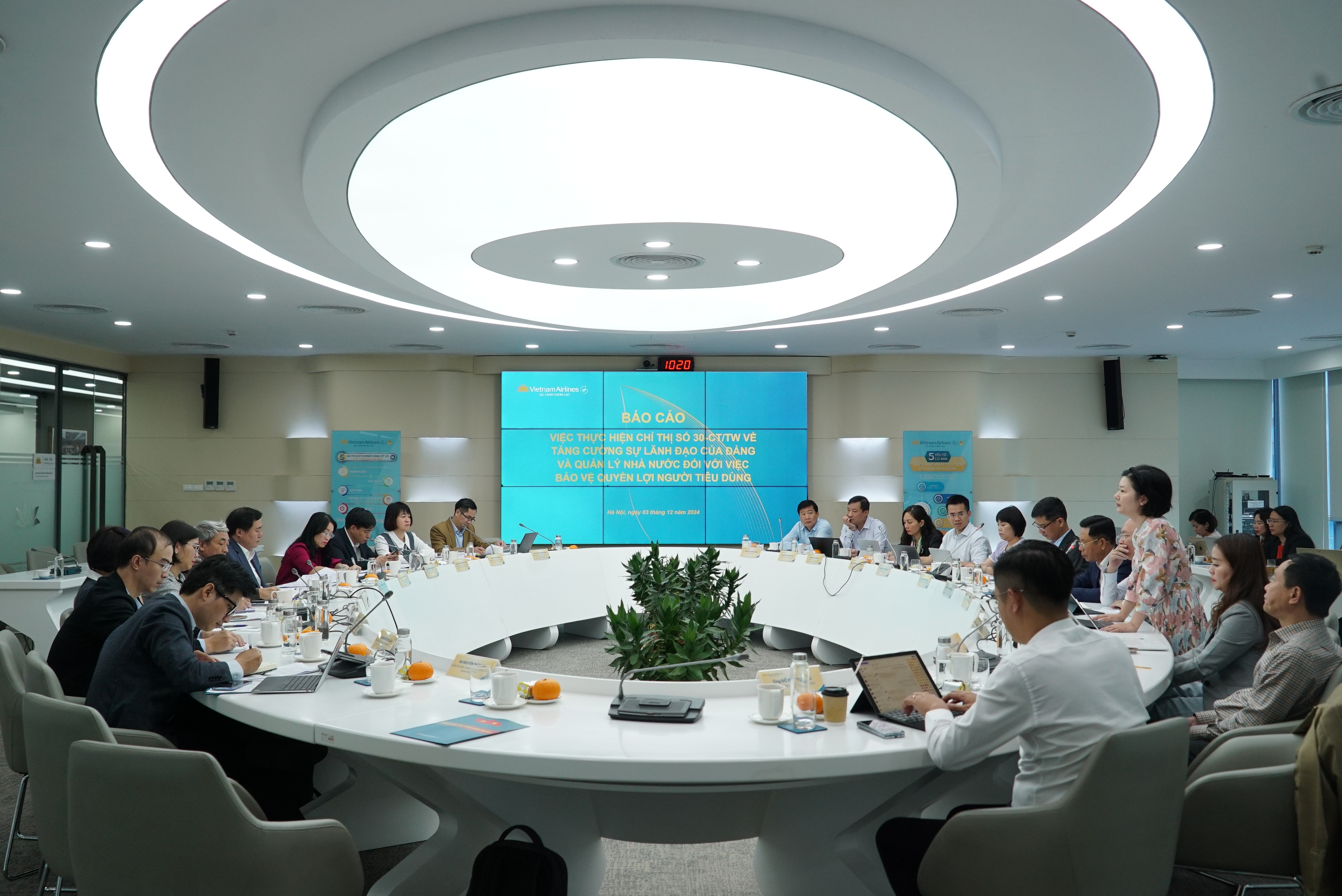 Đoàn công tác của Ban Cán sự đảng Bộ Công thương làm việc với Đảng ủy TCT HKVN