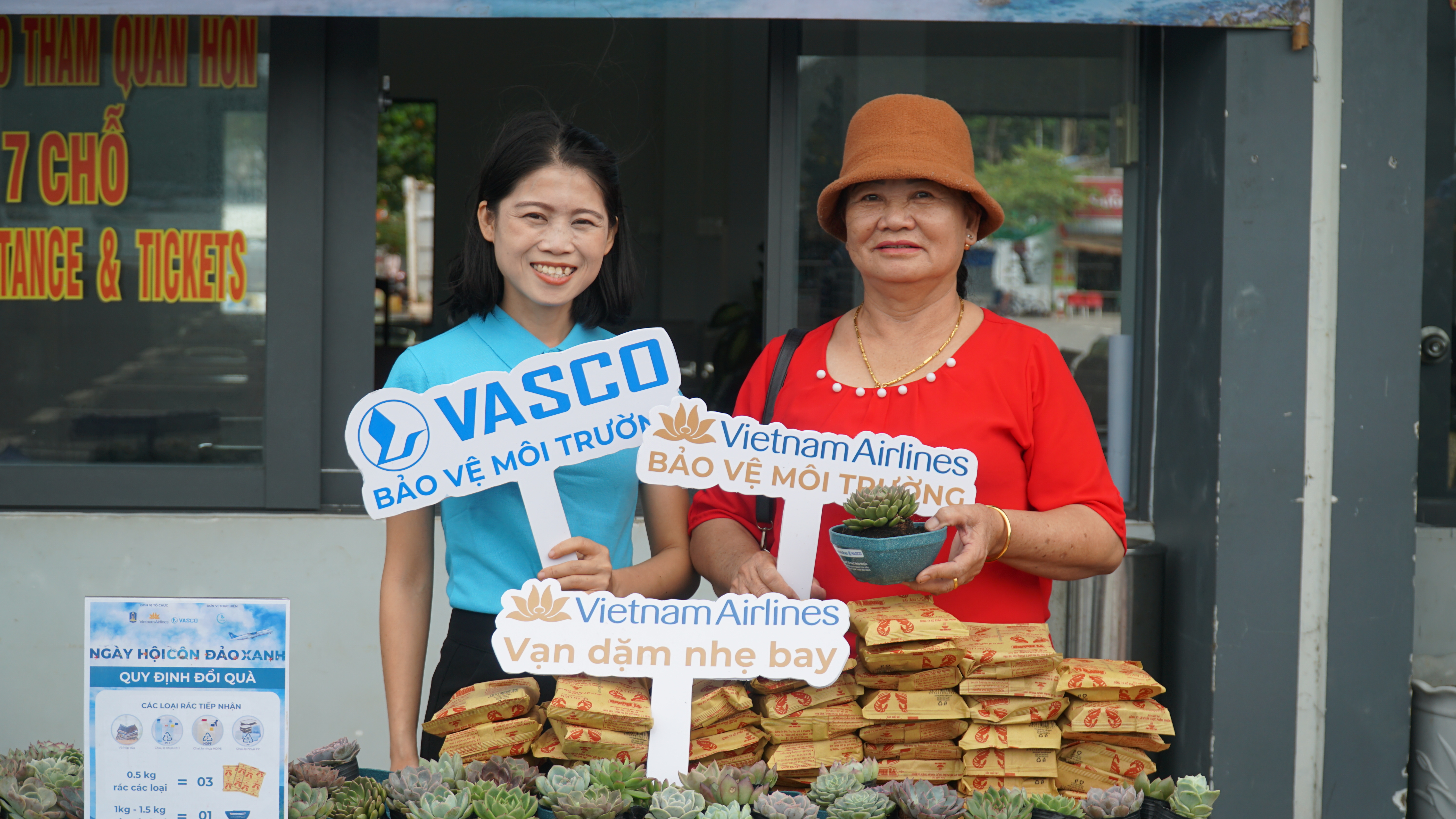 Vietnam Airlines tiếp tục thực hiện “Ngày hội Côn Đảo Xanh” tháng 11