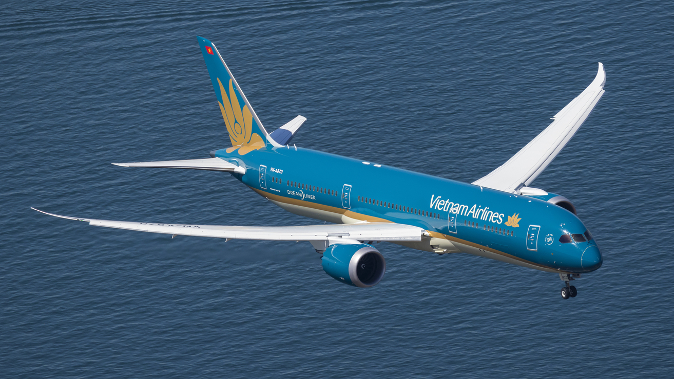 Đưa ‘siêu máy bay’ vào khai thác, Vietnam Airlines tiếp lửa cho đội tuyển Việt Nam tại ASEAN CUP