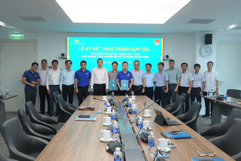 [Búa Liềm Vàng 2024] Tăng cường công tác xây dựng Đảng  thông qua chuyển đổi số: Từ Nghị quyết đến thực tiễn tại VNA