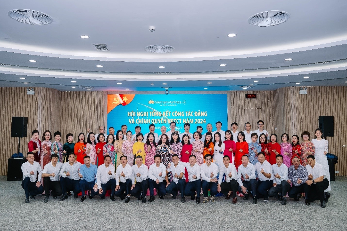 Lễ tổng kết Văn phòng TCT năm 2024: Kết sức mạnh – Nối thành công