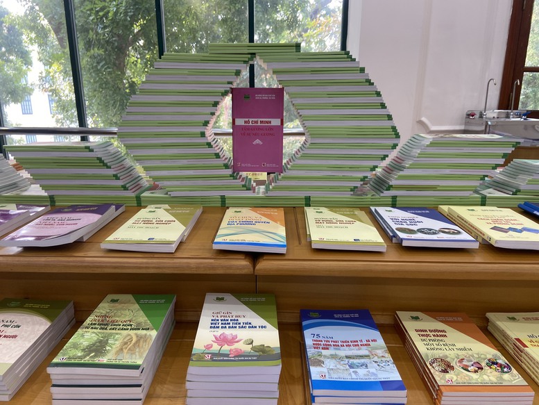 [Búa Liềm Vàng 2024] Phát triển văn hóa đọc trong đội ngũ cán bộ Đảng viên