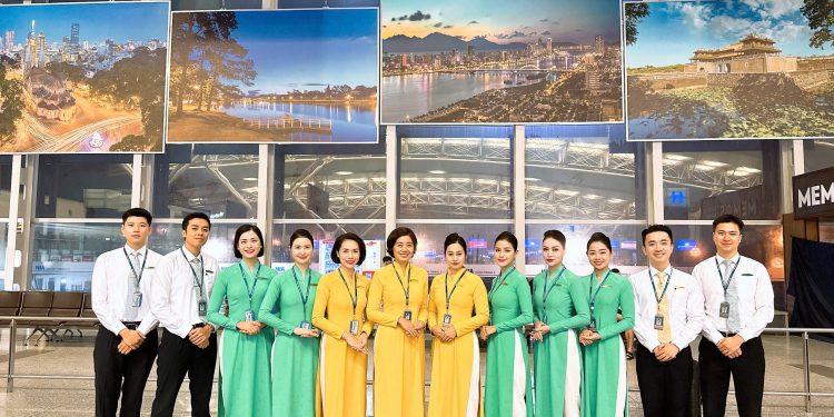 Những ‘sứ giả’ nối nhịp cầu vui để các gia đình đoàn viên ngày Tết