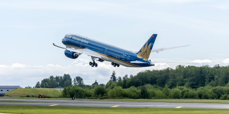 Vietnam Airlines là 1 trong 10 hãng hàng không đúng giờ nhất khu vực Châu Á – Thái Bình Dương 2024