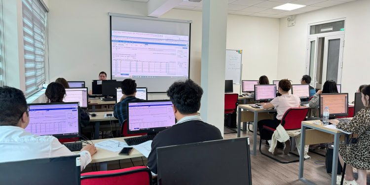 Sabre Việt Nam tổ chức đào tạo nghề bán vé máy bay và chăm sóc khách hàng 