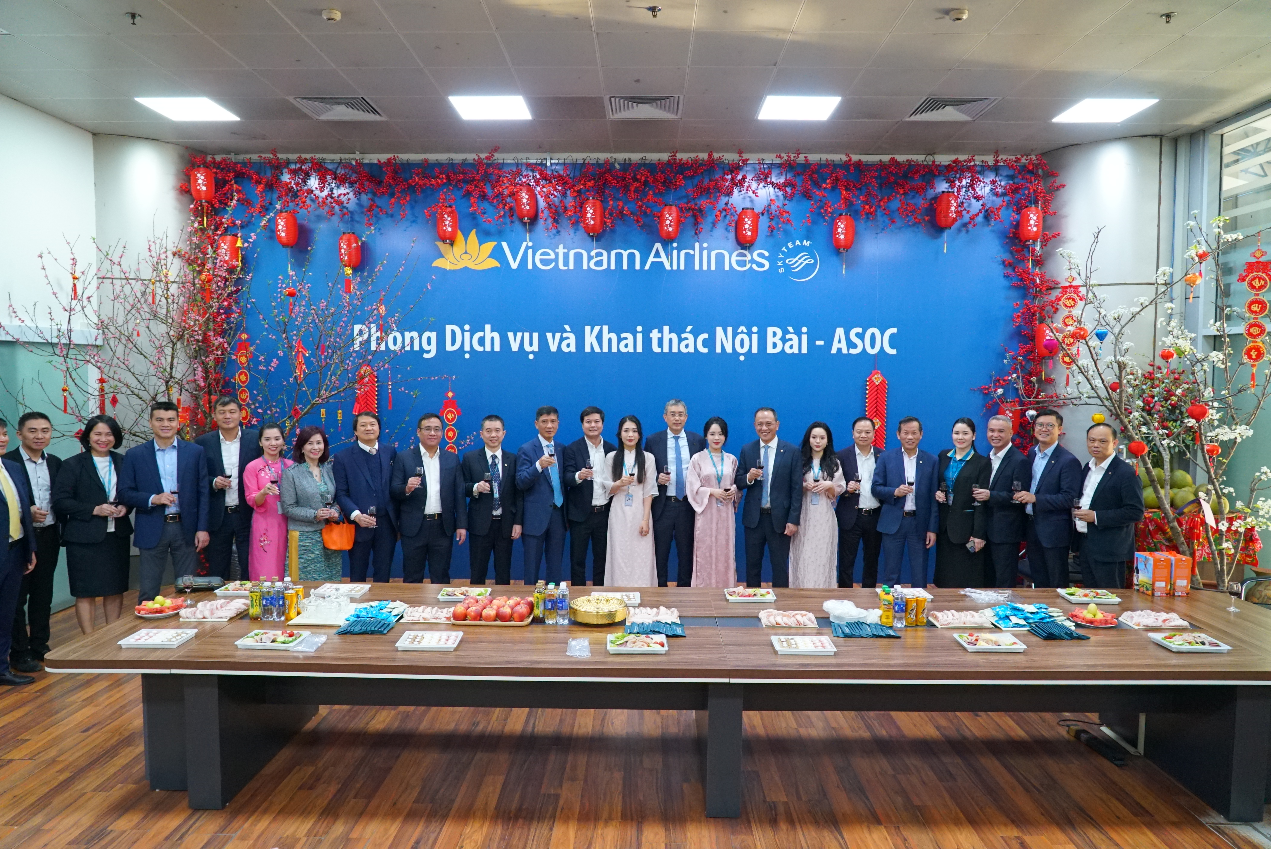 Lãnh đạo UBQLVNN và TCT chúc Tết các đơn vị trực 29 Tết