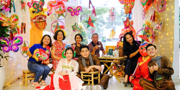 [Những Cánh Sen Vàng] ‘Cánh sen’ tiên phong xây dựng hình mẫu tiếp viên kiểu mẫu