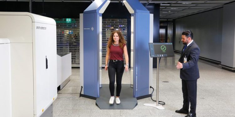 Aviation News 7/2: Sân bay Frankfurt giới thiệu máy quét an ninh mới