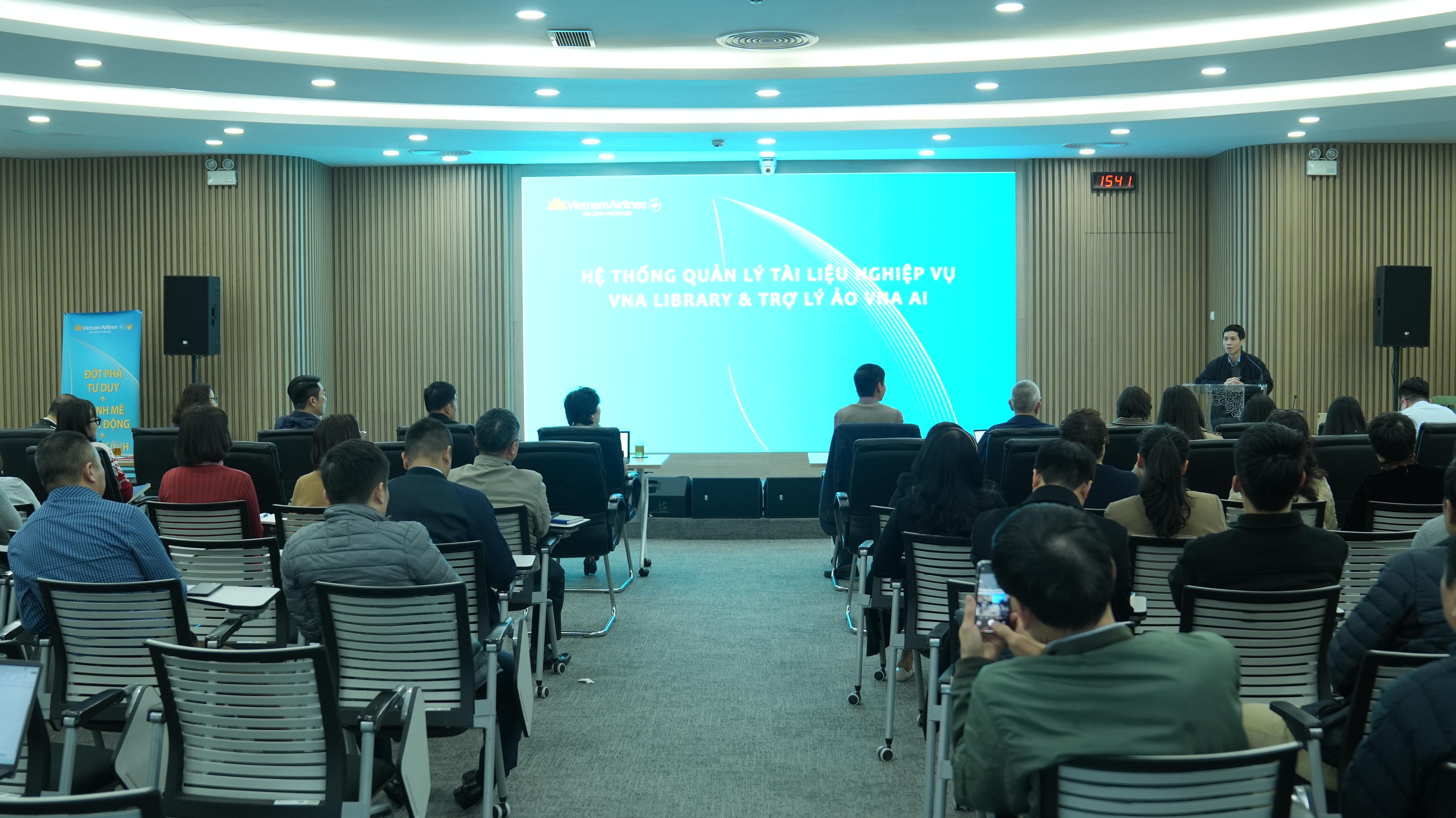 Văn phòng TCT tổ chức đào tạo sử dụng AI cho CBNV