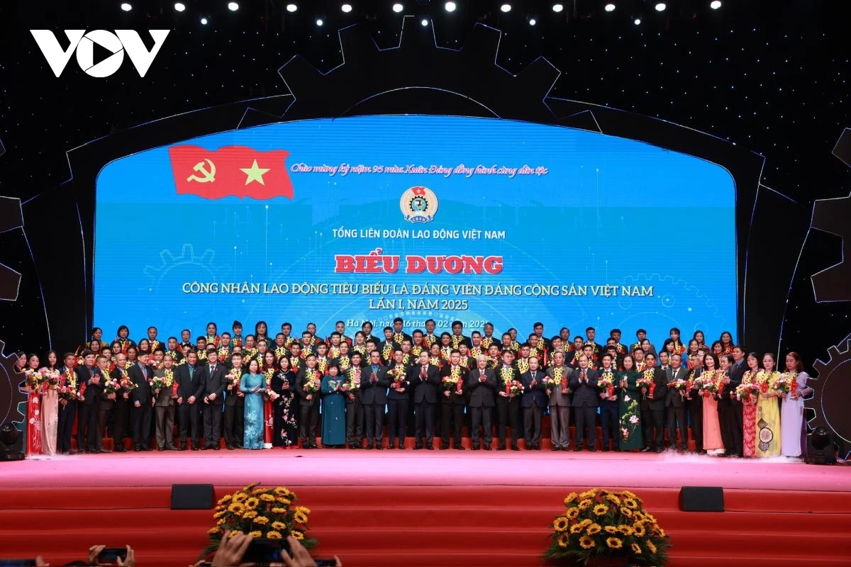 Đảng viên Vietnam Airlines được vinh danh trong lễ biểu dương công nhân lao động tiêu biểu