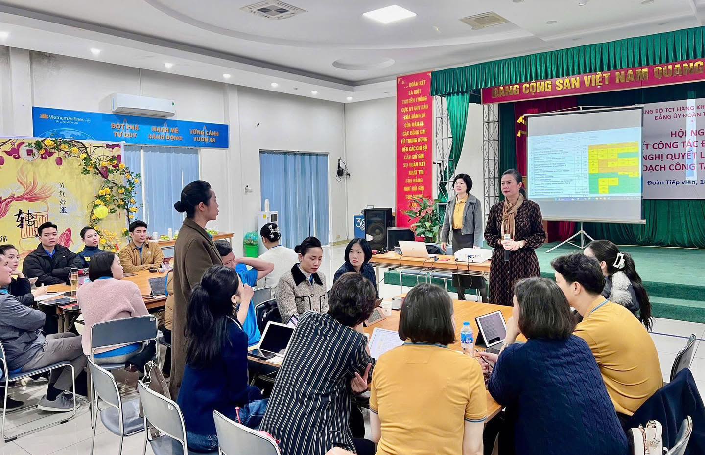 Buổi tập huấn đầu năm của Đoàn Tiếp Viên