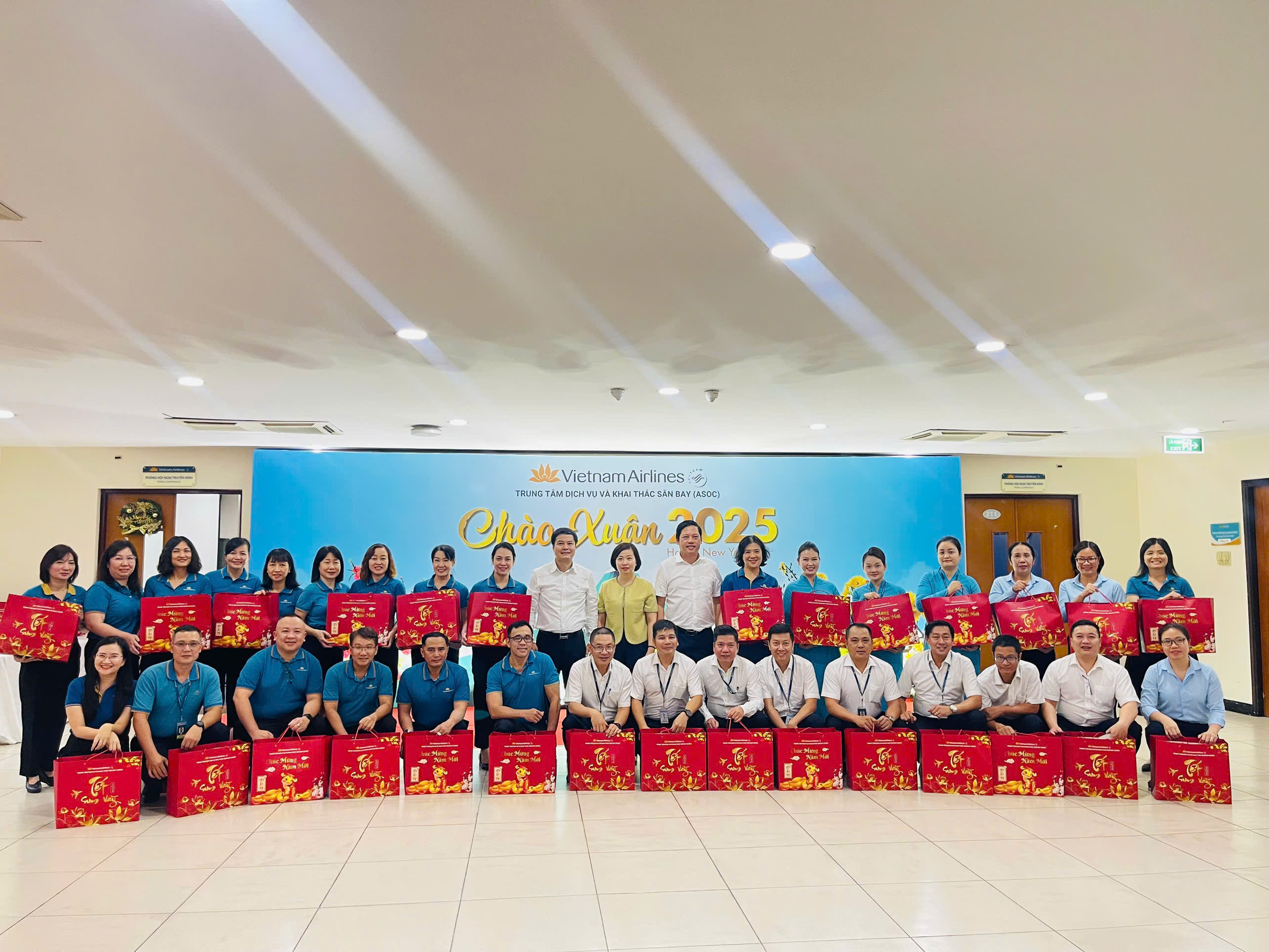 Trung tâm Dịch vụ và Khai thác sân bay (ASOC) – Hành Trình Chia Sẻ Tết Yêu thương