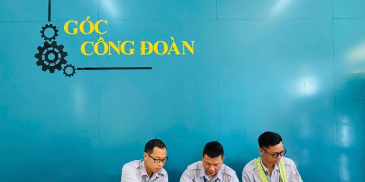 Bữa ăn Tết ấm áp tình người tại VAECO Đà Nẵng