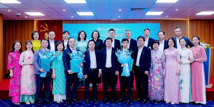 ASOC tổ chức Lễ chào cờ tháng 2 và tổng kết phong trào “Mừng Đảng, mừng Xuân” 2025