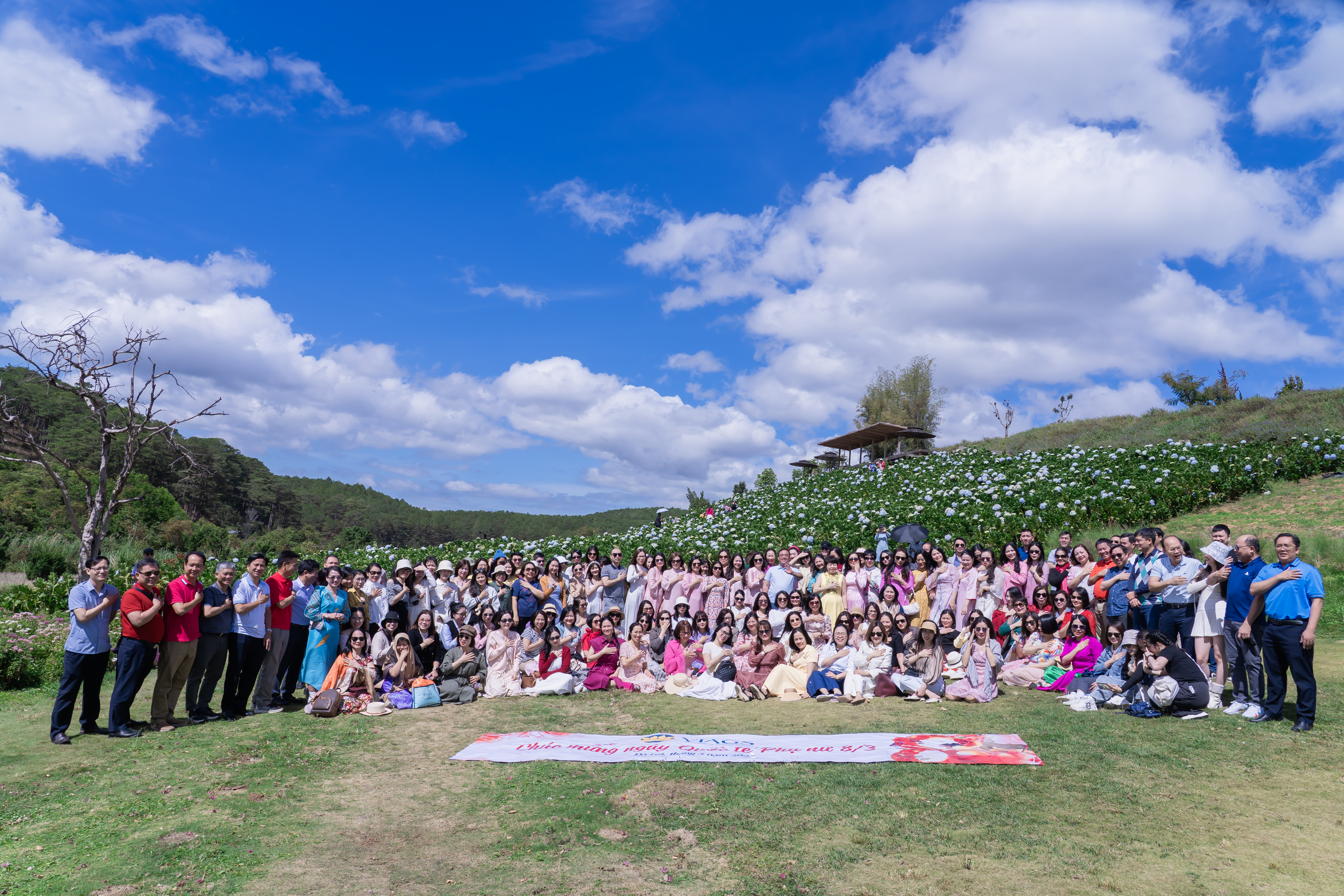 Nghìn đoá hồng VIAGS lan toả yêu thương trong ngày Quốc tế phụ nữ