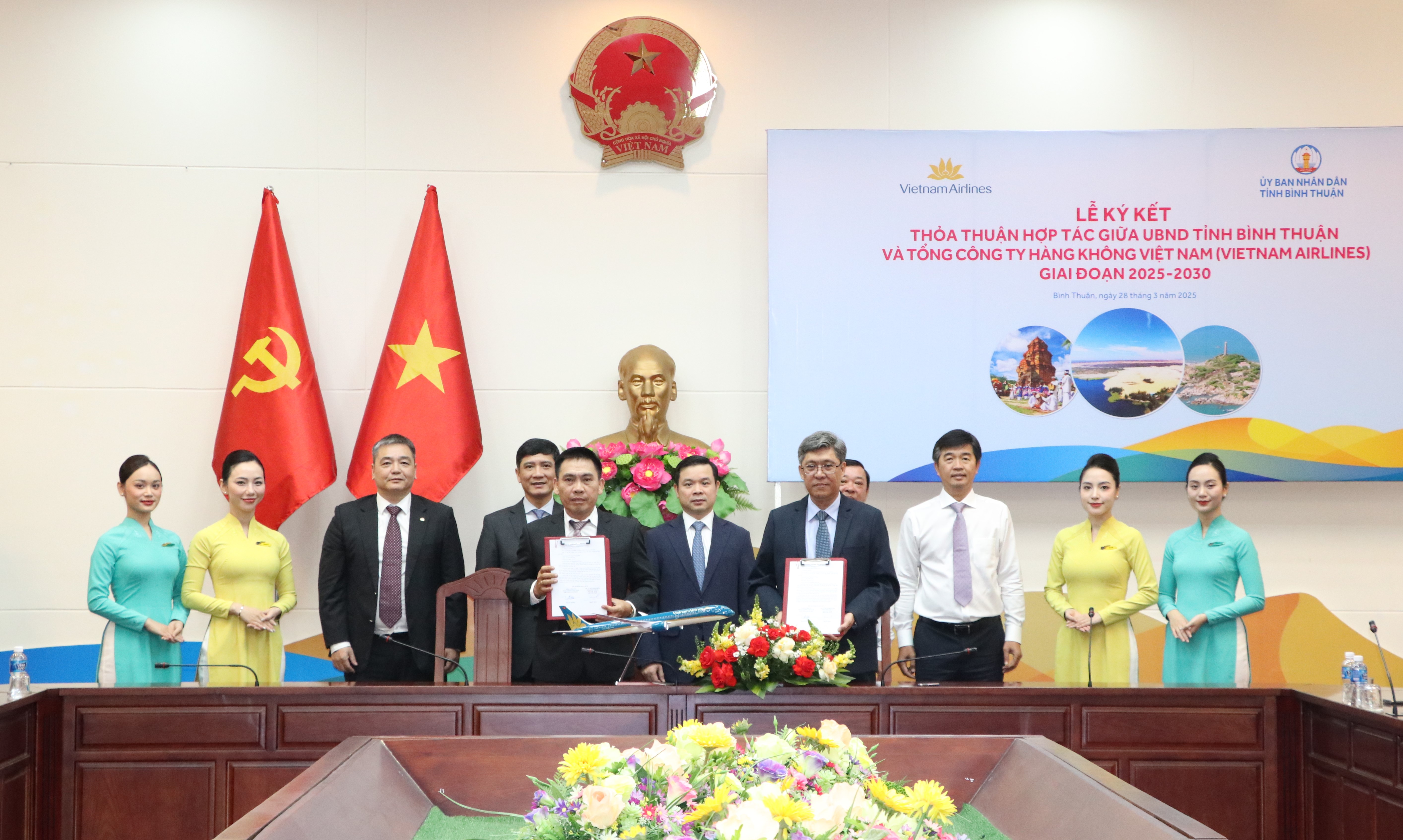 Vietnam Airlines “bắt tay” cùng Bình Thuận thúc đẩy du lịch