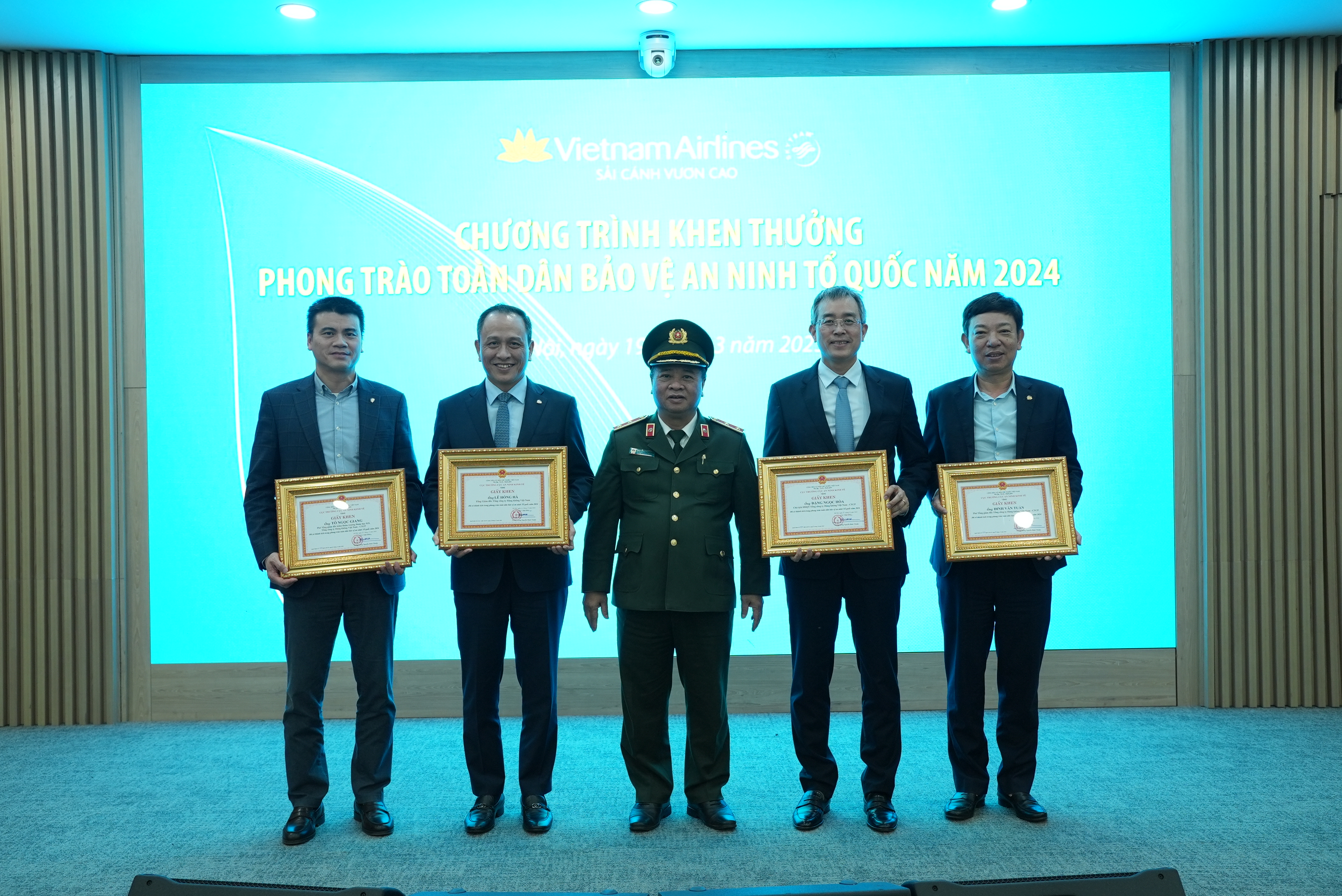 Vinh danh các tập thể, cá nhân có thành tích xuất sắc trong phong trào toàn dân bảo vệ ANTQ 2024