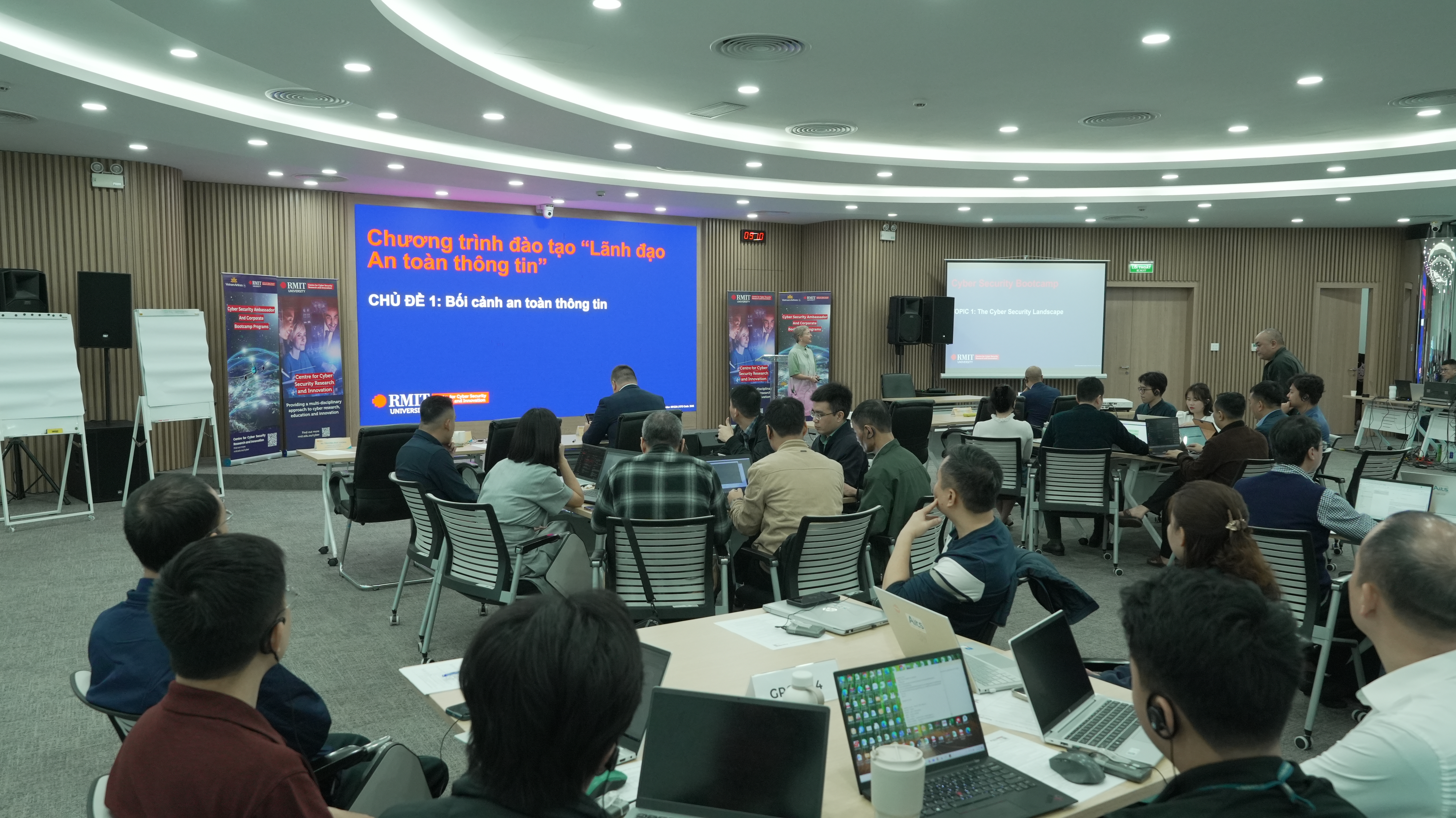 Vietnam Airlines tăng cường “lá chắn số” với chương trình đào tạo “Lãnh đạo An toàn thông tin”