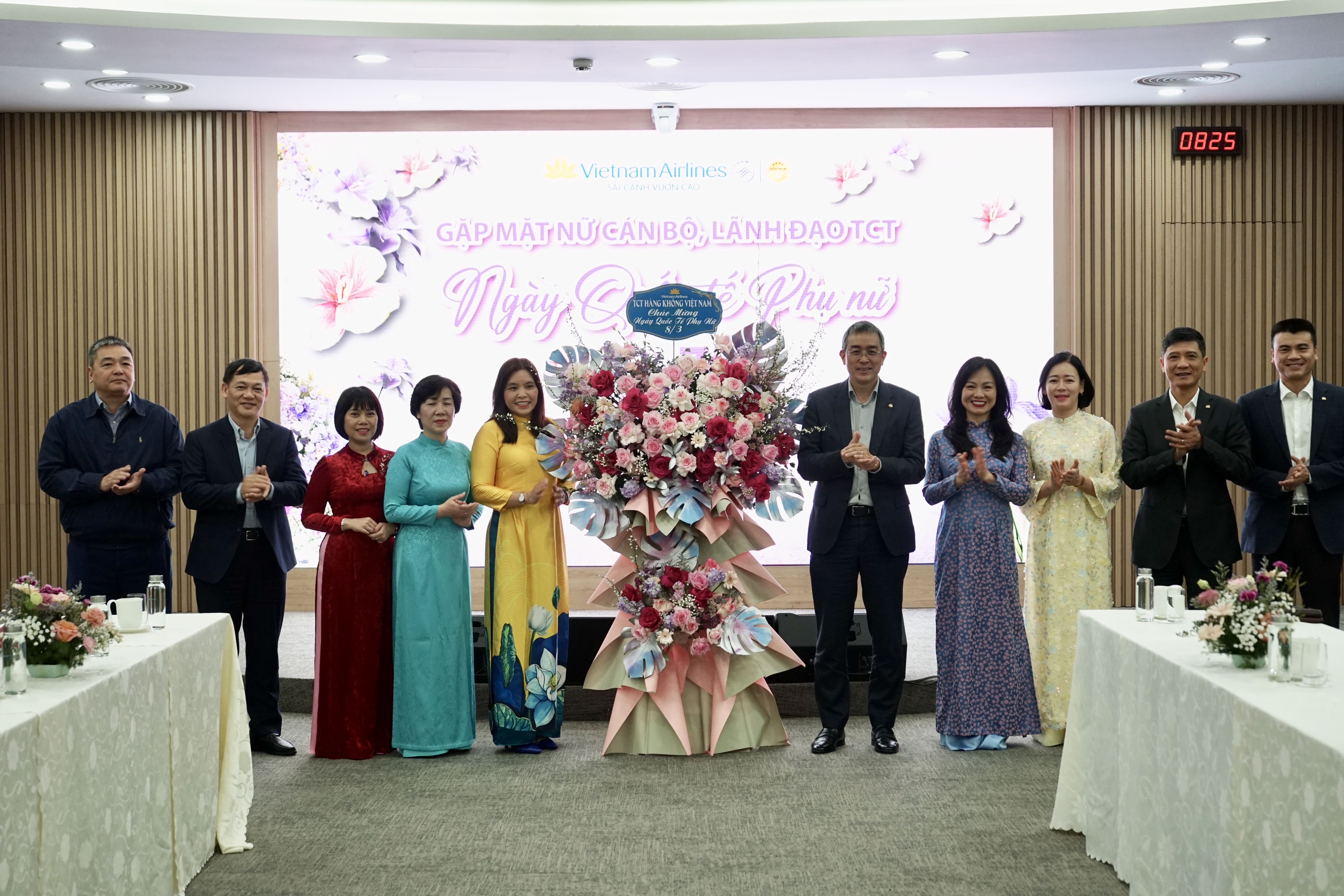 Lãnh đạo TCT chúc mừng nữ cán bộ, lãnh đạo nhân Ngày Quốc tế Phụ nữ