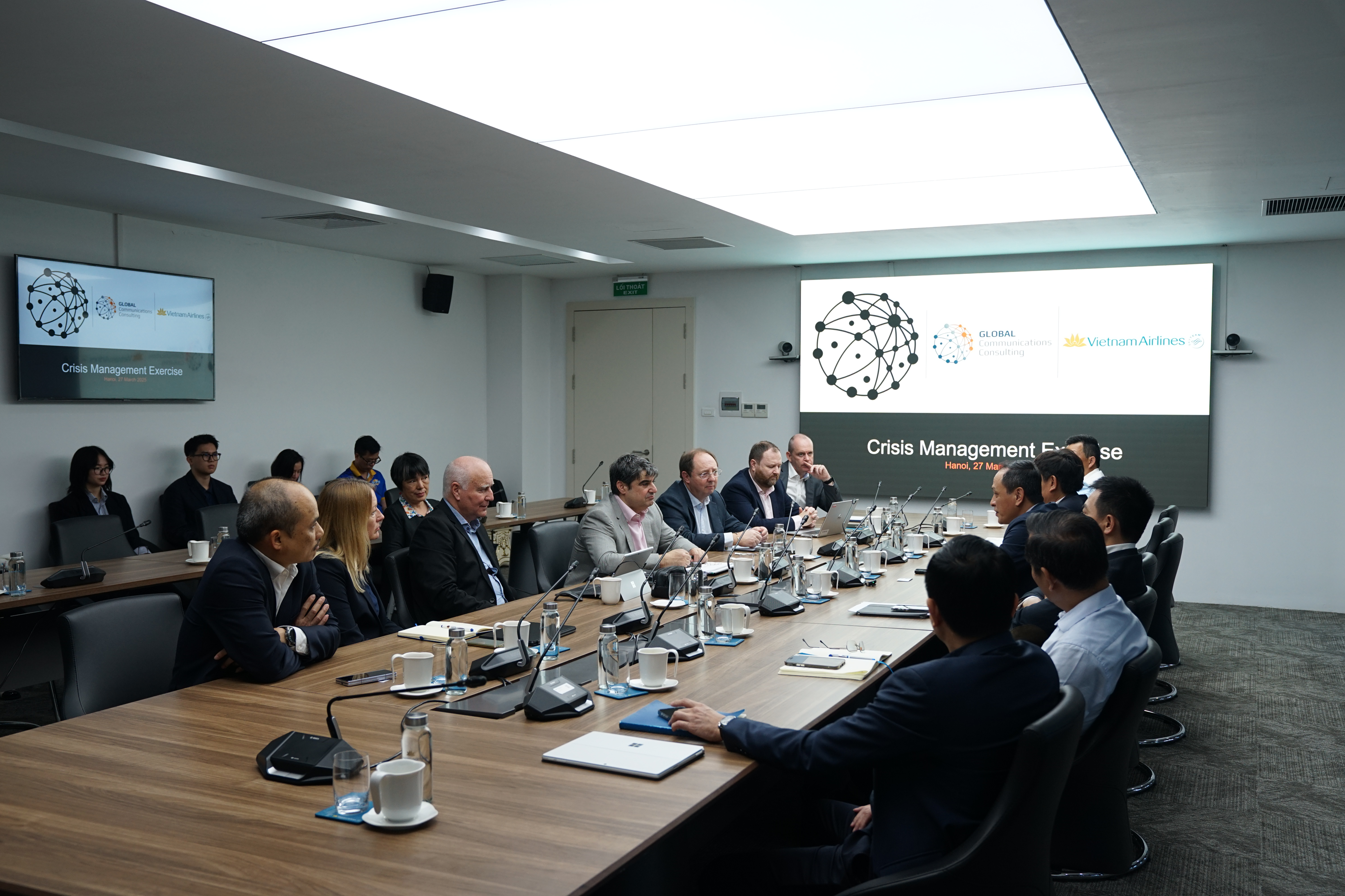 Vietnam Airlines tổ chức diễn tập khẩn nguy và xử lý khủng hoảng với các chuyên gia hàng đầu