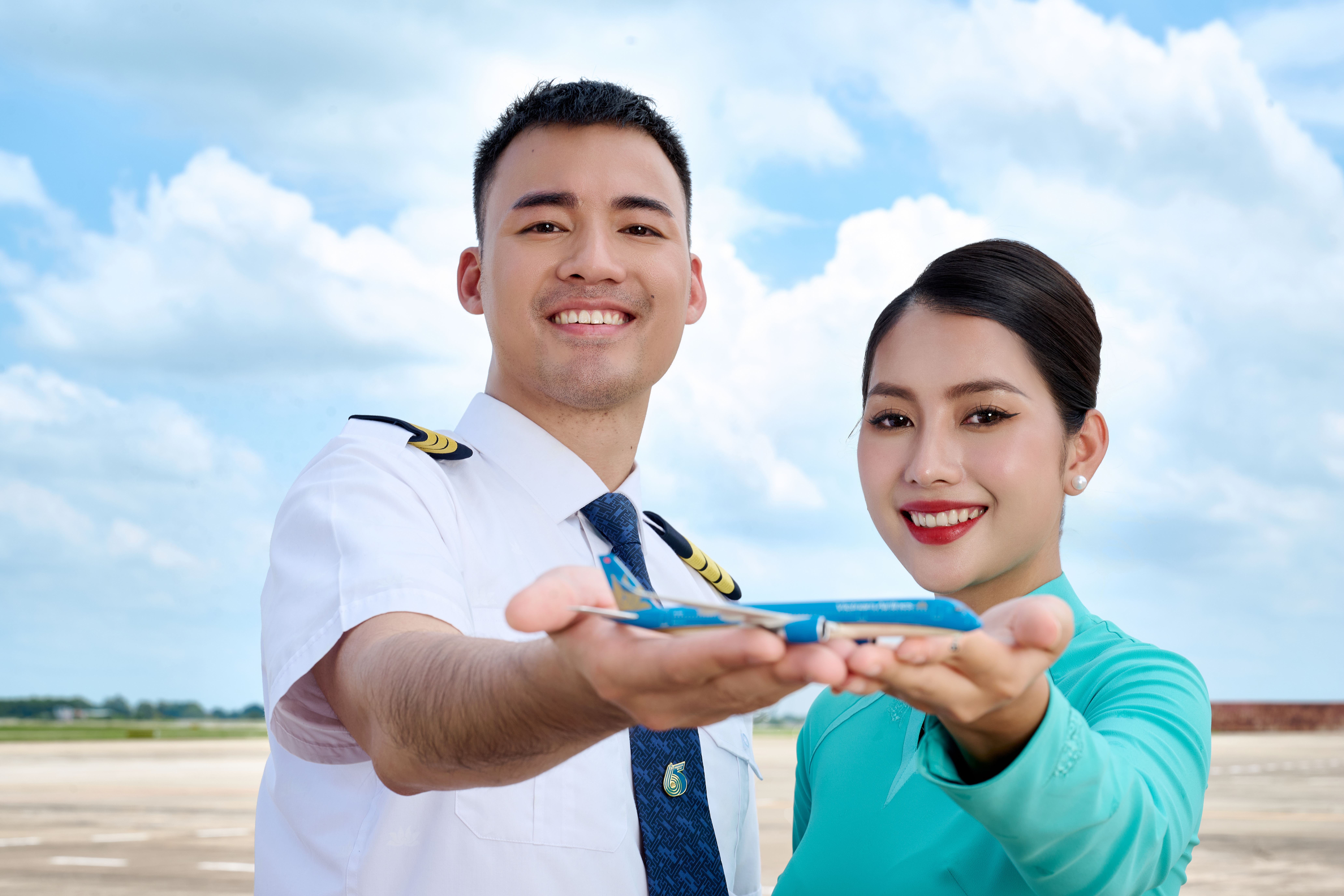 [30 năm cất cánh] Cuộc thi sáng tác bài hát  “Thanh âm tự hào Vietnam Airlines”