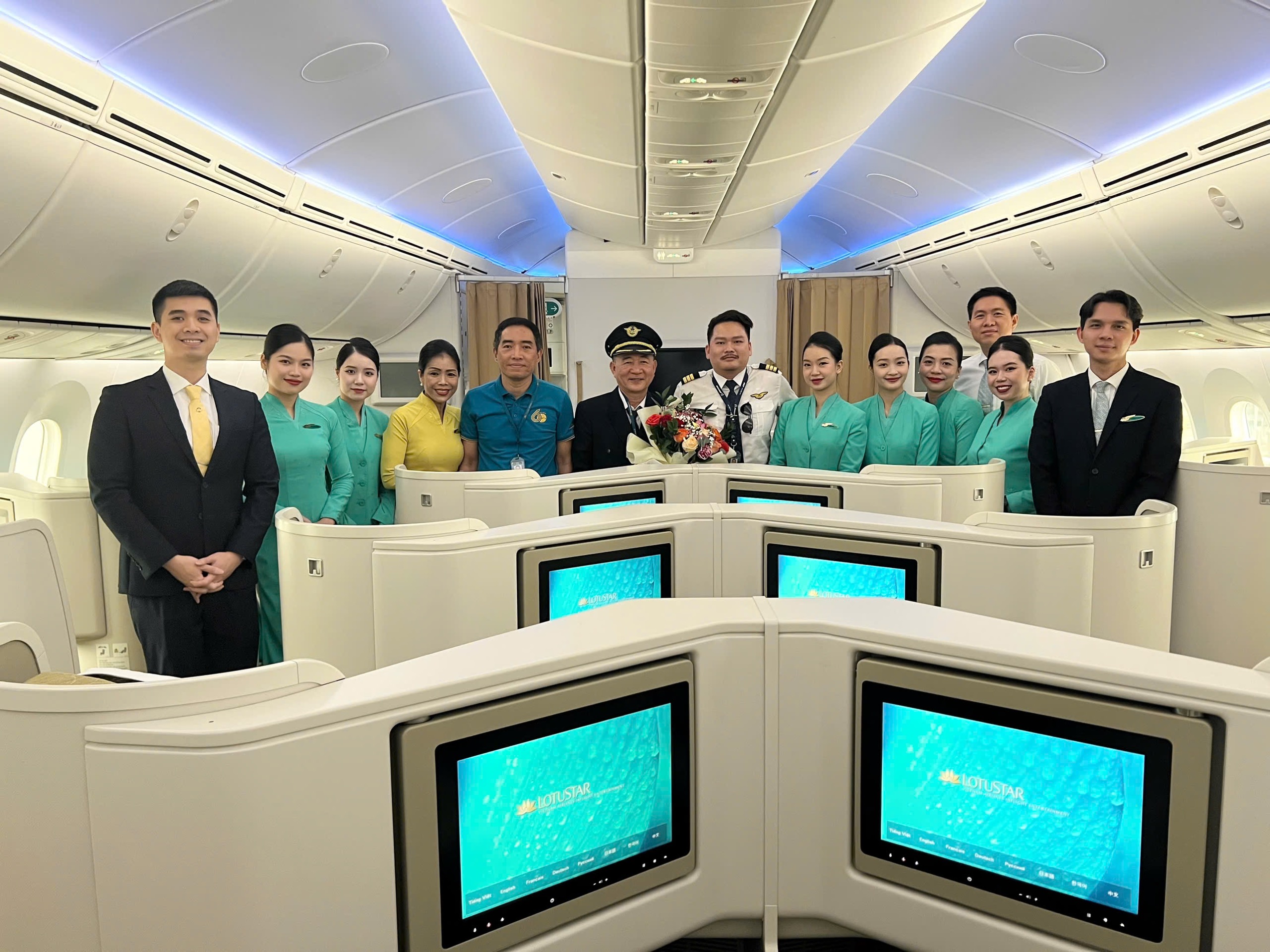 Khoảnh khắc chia tay bầu trời