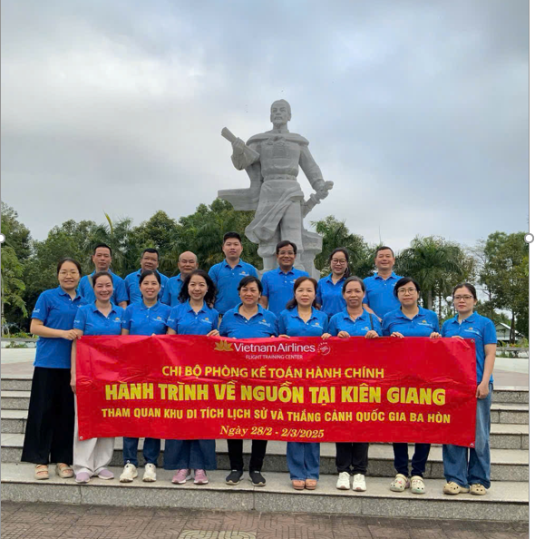 Chi bộ Phòng Kế toán – Hành chính TTHL: Hành trình về nguồn tại Kiên Giang