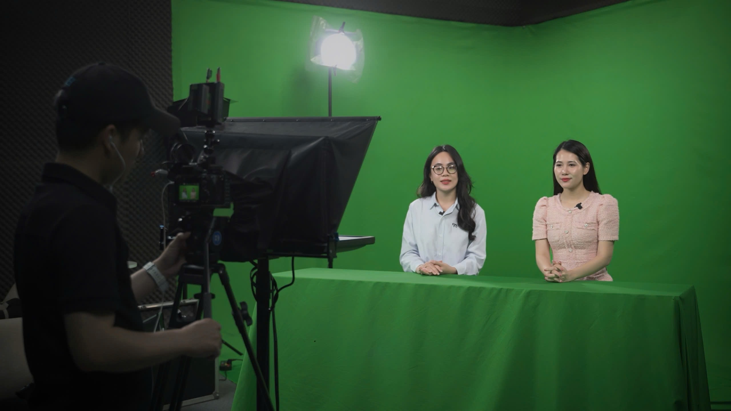 [VNA What] Trải nghiệm trở thành Thực tập sinh tại Ban Truyền thông của Vietnam Airlines có gì thú vị!