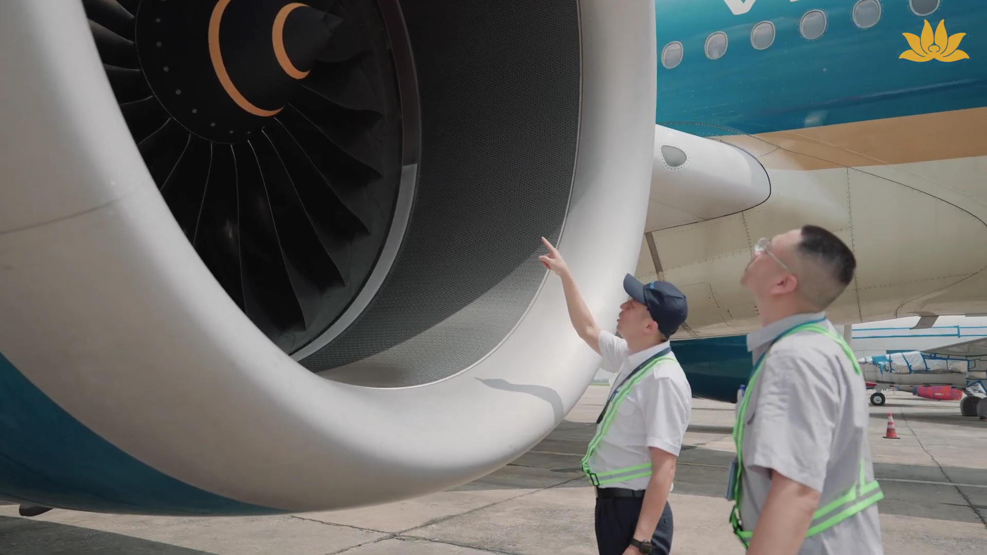 [VNA How] Quy trình quay đầu của tàu bay diễn ra như thế nào?