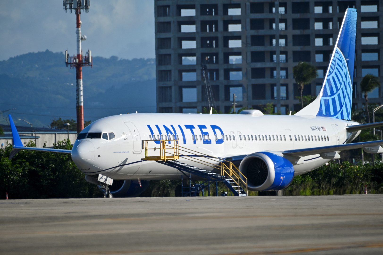 Aviation News 11/3: United Airlines lắp đặt Starlink trên máy bay khu vực